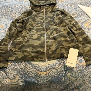 Brand new lululemon Scuba Full Zip Hoodie in Camo